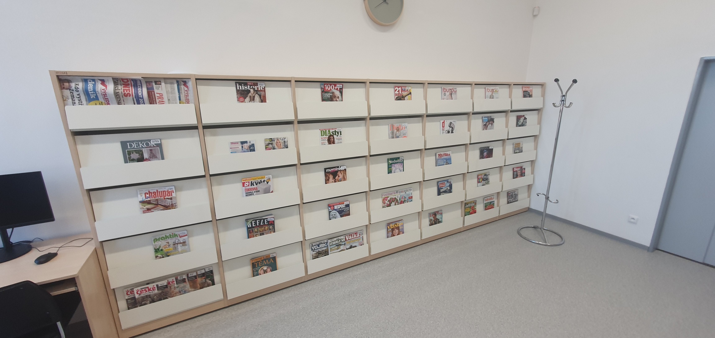 Časopisecké regály STEELA